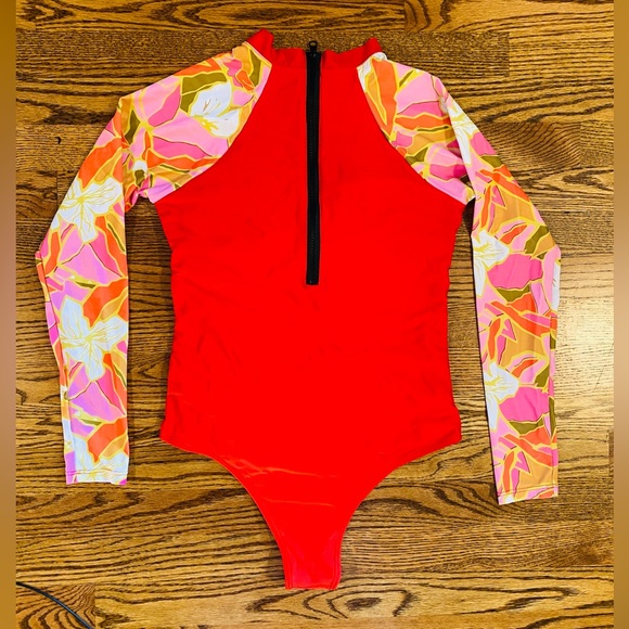 Long-Sleeve Swimsuit - Picture 2 of 3